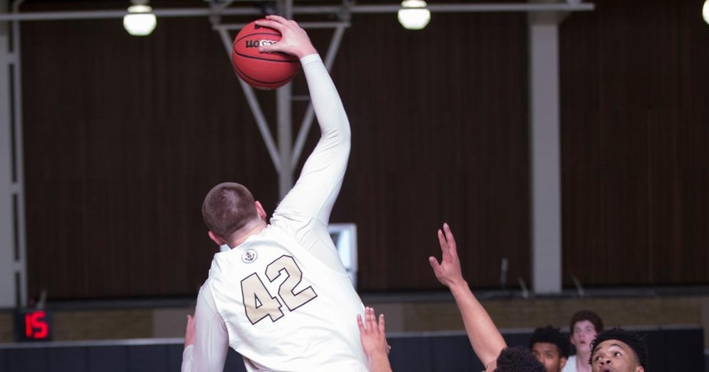 Mariners Fall to Mendocino Eagles 82-74
