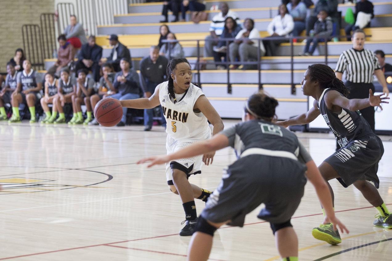 Mariners Drop Nailbitter to Gavilan College 60-58