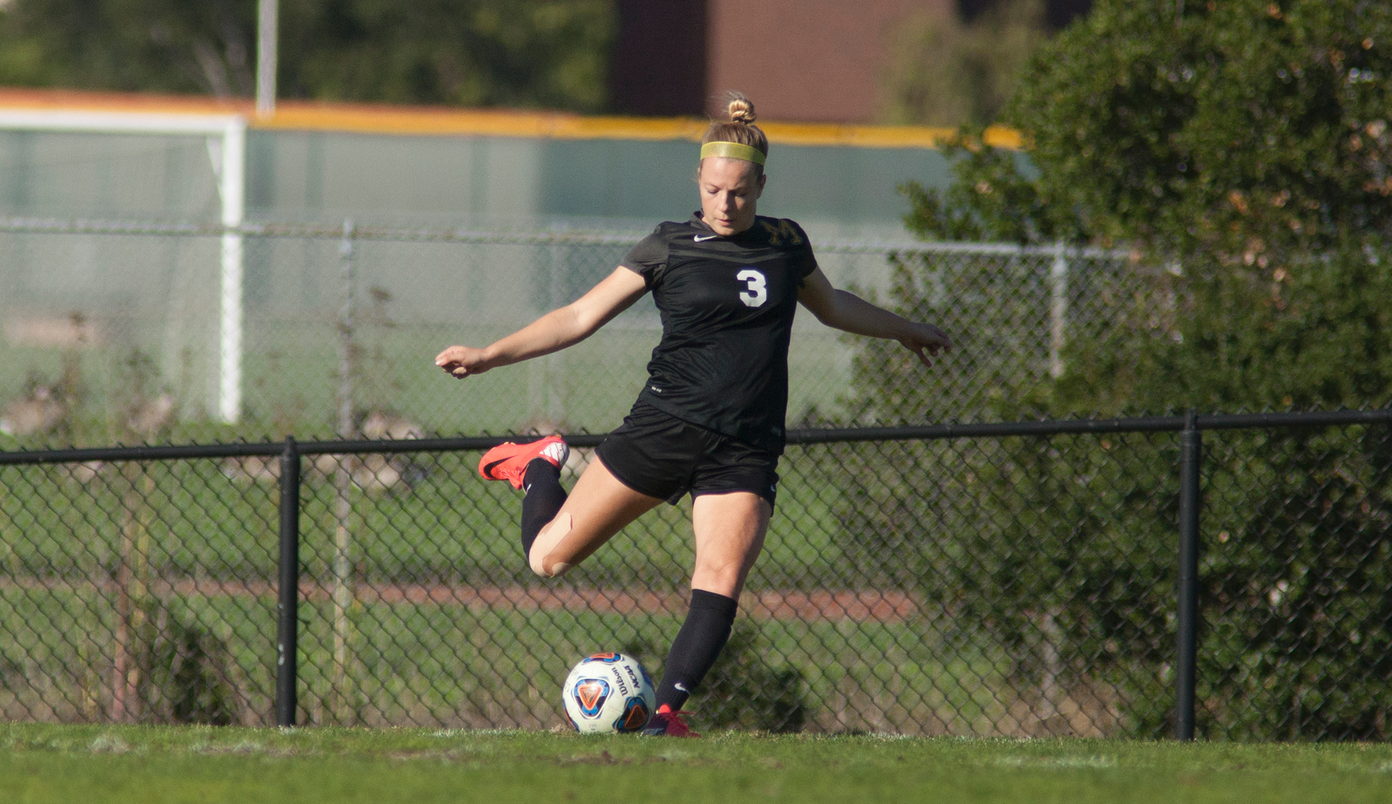 Maddie Bailey Nets Magnificent Free Kick in Mariner&rsquo;s 7-1 Loss To Solano